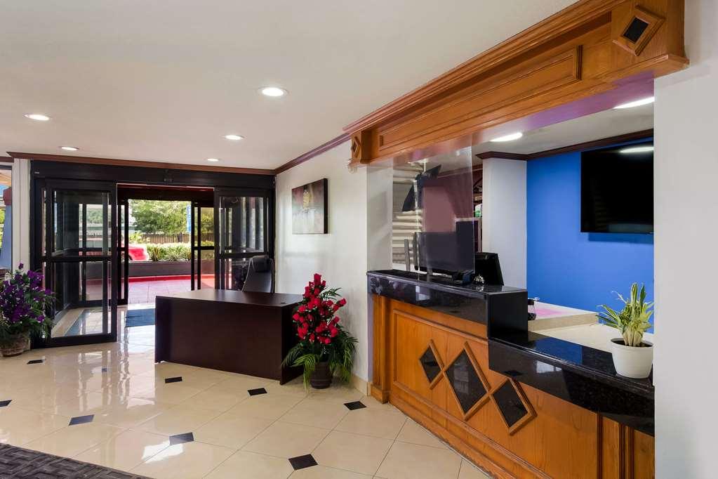 Rodeway Inn Houston North Greenspoint Inreriör bild